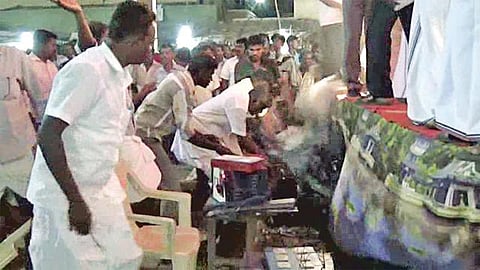 சேலம் அருகே அமைச்சர் எடப்பாடி பழனிச்சாமி பங்கேற்ற﻿ பொதுக்கூட்ட மேடையில் பெட்ரோல் பாக்கெட் வீச்சு﻿: 13 பேர் மீது வழக்கு பதிவு; 6 பேர் கைது﻿