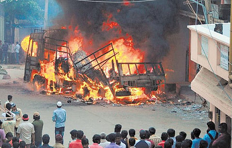 முதலீடுகளை முடக்கிய வன்முறை!﻿﻿