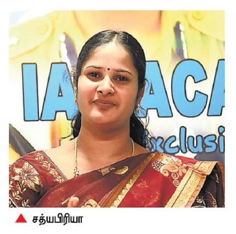 தென்னிந்தியாவில் பெண்கள் நடத்தும் முதல் ஐஏஎஸ், ஐபிஎஸ் பயிற்சி மையம்﻿: மதுரை பள்ளிகளில் இலவச விழிப்புணர்வு﻿