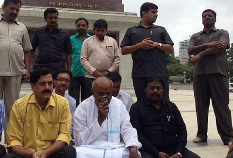 காவிரி பிரச்சினையில் முன்னாள் பிரதமர் தேவகவுடா தர்ணா