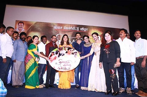 நடிகைகளுக்கு வயதே தடையாக அமைகிறது: நதியா