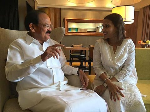 சண்டைபயிற்சியாளர்களுக்கும் தேசிய விருது: மத்திய அமைச்சரிடம் ஐஸ்வர்யா தனுஷ் கோரிக்கை