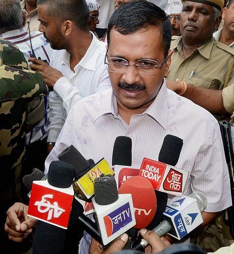 பாகிஸ்தானுக்கு ஆதரவாக பேசுவதா?- கேஜ்ரிவால் மீது பாஜக பாய்ச்சல்