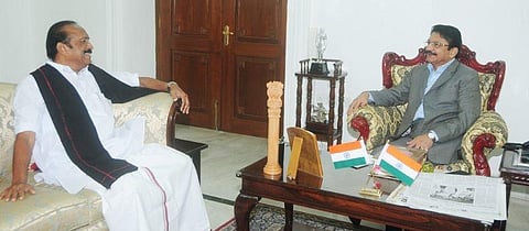 அப்போலோ சென்று ஜெ. உடல்நலம் விசாரித்த பின் ஆளுநருடன் வைகோ திடீர் சந்திப்பு﻿