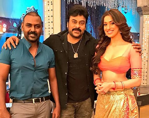 கைதி நம்பர் 150 அப்டேட்: சீரஞ்சிவியுடன் லட்சுமி ராய் நடனம்
