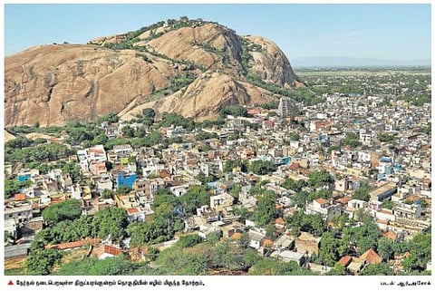 தேர்தல் ஆரவாரமில்லாத திருப்பரங்குன்றம் தொகுதி﻿: சோர்வில் திமுக, அதிமுக தொண்டர்கள்﻿