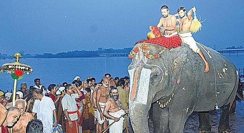 ஆன்ம தூய்மை தரும்﻿ - ஐப்பசி மாதம்: துலா ஸ்நானம்