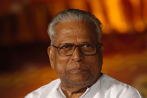 93-வது பிறந்த நாள்: அச்சுதானந்தனுக்கு வாழ்த்து﻿