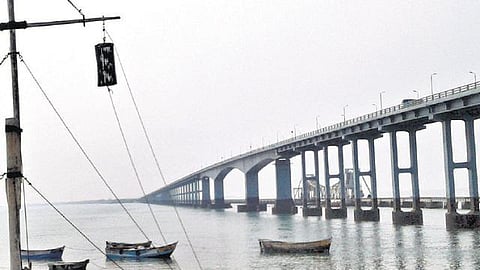 நாகை, காரைக்கால், பாம்பனில்﻿ 2-ம் எண் புயல் எச்சரிக்கை கூண்டு﻿