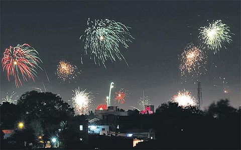 தீபாவளி கொண்டாட்டம்: சென்னையில் 91 டன் பட்டாசு குப்பை﻿