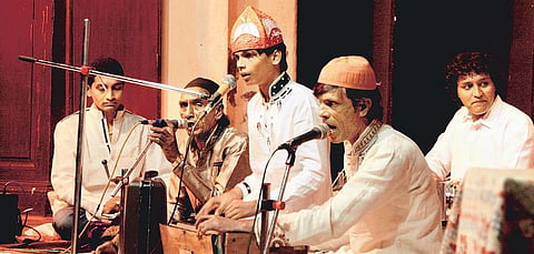தொப்பி அணிந்த சூஃபி புயல்!