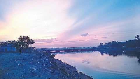 கூவம் ஆற்றை தூர்வாரி சீரமைக்கும் பெருந்திட்டம்﻿: முதல்கட்ட பணியை தொடங்கியது நதிகள் சீரமைப்பு அறக்கட்டளை﻿