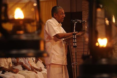 ரூ.500, 1000 உத்தி: கூட்டுறவுத் துறையை அழிக்க ‘அரசியல் சதி’- கேரள அரசு கடும் எதிர்ப்பு
