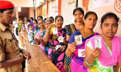 தஞ்சை, மதுரை, அரவக்குறிச்சி, நெல்லித்தோப்பு தொகுதிகளில் விறுவிறுப்பான வாக்குப்பதிவு