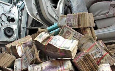 ‘ரூபாய் நோட்டு நடவடிக்கை விளைவால் தமிழக கூட்டுறவு வங்கிகள், சங்கங்கள் முடங்கும் நெருக்கடி’