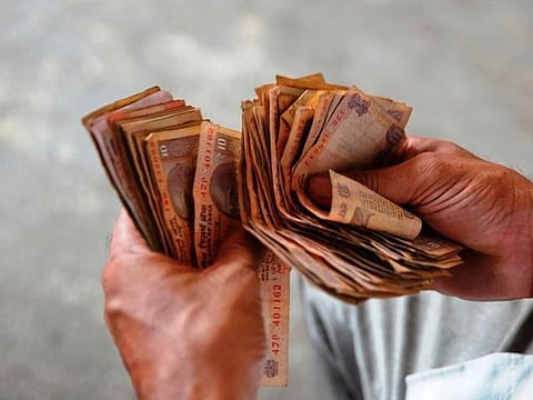 ரூ.500, 1000 நோட்டு தடை எதிரொலி﻿: அரசு பேருந்துகளில் கூட்டம் குறைந்தது; 25 சதவீதம் வருவாய் இழப்பு