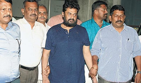 வேந்தர் மூவிஸ் மதன் போலீஸில் சிக்கியது எப்படி?- வாட்ஸ்அப் பதிவுகளை பின்தொடர்ந்து நடவடிக்கை; உத்தராகண்டில் சொத்து வாங்கியது அம்பலம்