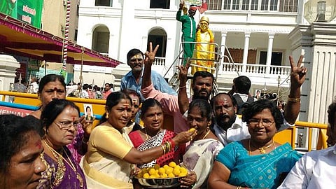 3 தொகுதிகளில் அதிமுக அமோக வெற்றி: புதுச்சேரி நெல்லித்தோப்பில் முதல்வர் நாராயணசாமி வெற்றி பெற்றார்
