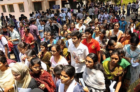 ஐஐடி நுழைவுத் தேர்வுக்கு விண்ணப்பிக்க ஆதார் கட்டாயம்﻿: அடுத்த ஆண்டு முதல் புதிய விதிமுறை அமல்
