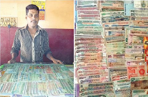 வாடிக்கையாளர்கள் தெரிந்து கொள்வதற்காக﻿﻿ பல நாட்டு பணத் தாள்களை காட்சிப்படுத்தும் டீ கடைக்காரர்﻿