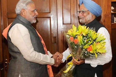 ரூபாய் நோட்டு விவகாரத்தில் மோதலுக்கு பின்னர் கைகுலுக்கல்