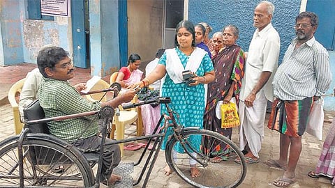 மாற்றுத்திறனாளி, முதியோர் ஓய்வூதியத்துக்கு﻿ இந்தியன் வங்கி சார்பில் பொது இடங்களில் சிறப்பு முகாம்﻿: 100 ரூபாய் நோட்டுகளாக விநியோகம்﻿