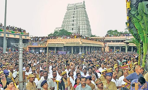 அண்ணாமலையார் கோயிலில் கார்த்திகை தீபத் திருவிழா கொடியேற்றம்﻿: ஆயிரக்கணக்கான பக்தர்கள் தரிசனம்