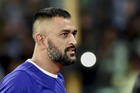உள்நாட்டு கிரிக்கெட்டில் ஆடாத தோனி எப்படி உடல்தகுதியுடையவராக கருதப்படுகிறார்?: திலிப் வெங்சர்க்கார் கேள்வி
