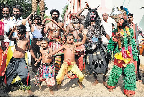 அழிவின் விளிம்பில் தமிழக நாடோடிகள்﻿: அரசின் சலுகைகள் கிடைப்பதில் சிக்கல்﻿