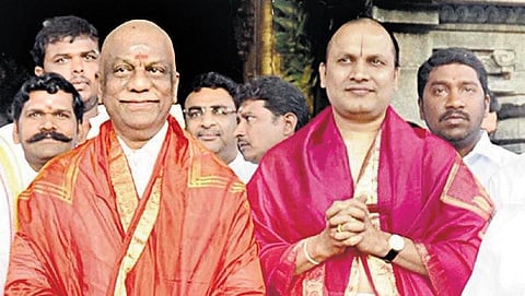 வருமான வரி சோதனையில் சிக்கிய﻿ தொழிலதிபர் சேகர் ரெட்டியின் திருப்பதி தேவஸ்தான உறுப்பினர் பதவி பறிப்பு﻿ - ஆந்திர முதல்வர் சந்திரபாபு நாயுடு நடவடிக்கை﻿