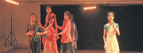 குழந்தைகள் பேசும் அரசியல்﻿