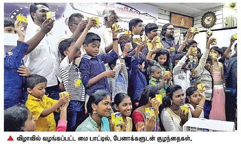 தூக்கி எறியப்படும் பேனாக்கள் நம் உறவுகளை பிரதிபலிக்கின்றன