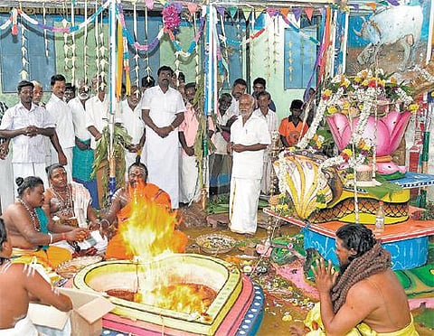ஜல்லிக்கட்டு தடை நீங்க வேண்டி﻿ அலங்காநல்லூரில் மகா ருத்ர யாகம்﻿