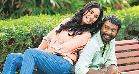 பெரிய ஹீரோக்களின் படங்களுக்குதான் தியேட்டர்கள் முன்னுரிமை தருகின்றன: தயாரிப்பாளர் வி.வினோத்குமார் நேர்காணல்