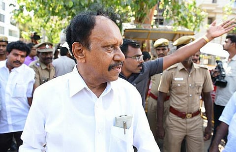 சசிகலா தமிழக முதல்வராக வேண்டும்: தம்பிதுரை