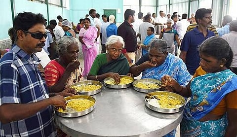 அம்மா உணவக ஊழியர்கள் தூய்மை ஆர்வலர்களாக நியமனம்﻿: குப்பை உருவாகும் இடத்திலேயே வகை பிரிக்க நடவடிக்கை﻿