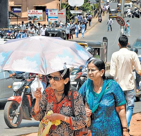 வானம் தெளிவாக இருப்பதால் தமிழகத்தில் வெப்பம் அதிகரிப்பு﻿: கரூர் பரமத்தியில் 34 டிகிரி செல்சியஸ் பதிவு﻿