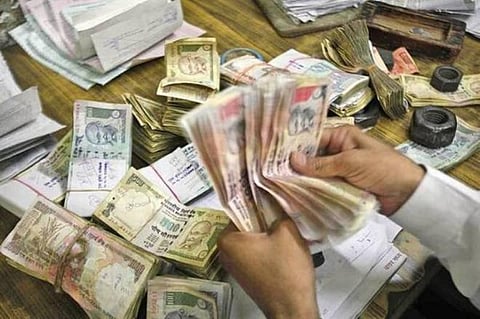 வங்கிகளில் ரூ.4 லட்சம் கோடி கறுப்புப் பணம் டெபாசிட்﻿: வருமான வரித்துறை தகவல்﻿