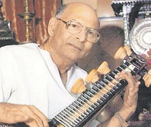 எஸ்.பாலசந்தர்﻿  10