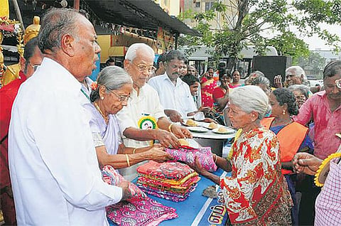எம்ஜிஆர் பொதுநல சங்க விழா: வசனகர்த்தா ஆரூர்தாஸ் பங்கேற்பு﻿