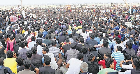 புரட்சி என்பது பொதுமக்களின் திருவிழா!