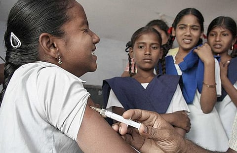 தடுப்பூசி போட்டுக்கொள்ளத் தயக்கம் ஏன்?