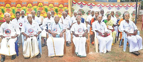 நிண்ணைக்காரையில் நூற்றாண்டு கண்ட அரசுப் பள்ளி﻿யின் 80 வயது முன்னாள் மாணவர்கள் சந்திப்பு﻿