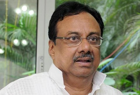 சசிகலா முதல்வர் கிரீடம் சூட்டிக்கொள்வதை மக்கள் ஏற்கமாட்டார்கள்﻿: ஈவிகேஎஸ் இளங்கோவன் கருத்து