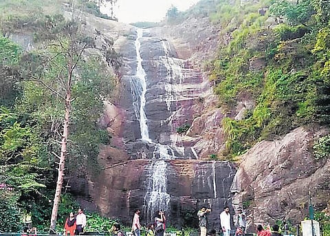 பகலில் வெயில், இரவில் கடும் குளிரால்﻿ வெறிச்சோடி காணப்படும் கொடைக்கானல்﻿