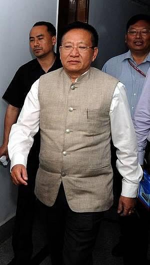 தமிழகத்தை போல சொகுசு விடுதியில் தஞ்சமடைந்த நாகாலாந்து எம்எல்ஏக்கள்﻿: முதல்வர் ஜெலியாங்கை பதவி நீக்க கோரிக்கை﻿