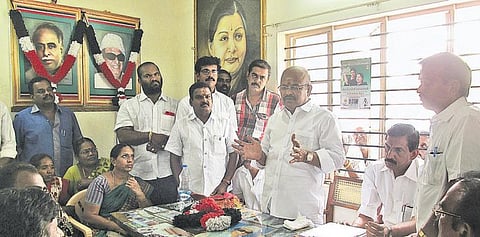 அதிமுகவில் யார் வேண்டுமானாலும் முதல்வர் பதவிக்கு வர முடியும்﻿: பொள்ளாச்சி ஜெயராமன் கருத்து﻿