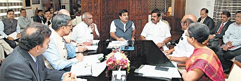 மதுரவாயல் திட்டம், 2-ம் கட்ட மெட்ரோ, ‘நீட்’ தேர்விலிருந்து விலக்கு கோரி மத்திய அமைச்சர்களுடன் முதல்வர் பழனிசாமி சந்திப்பு﻿