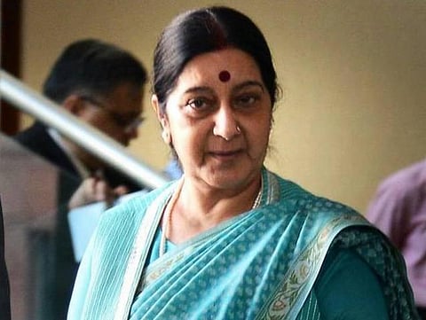 ‘உங்கள் நாட்டுக்கு திரும்பிச் செல்’ என மர்ம நபர் மிரட்டல்﻿: அமெரிக்காவில் சீக்கியர் மீது துப்பாக்கிச் சூடு﻿ - மத்திய வெளியுறவு அமைச்சர் சுஷ்மா கடும் கண்டனம்
