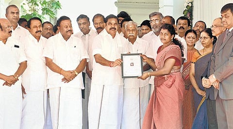 32 லட்சம் விவசாயிகளுக்கு﻿ ரூ.2,247 கோடி வறட்சி நிவாரணம்﻿﻿: முதல்வர் தொடங்கிவைத்தார்